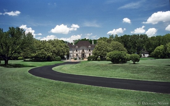 Crespi Hicks Estate in Mayflower Estates