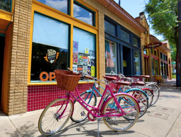Bishop Arts is 2.8 miles from Trinity Groves