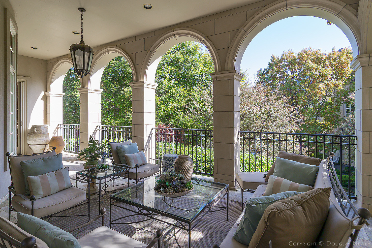 How Wealth and Luxury Impact Homes and the Real Estate Market