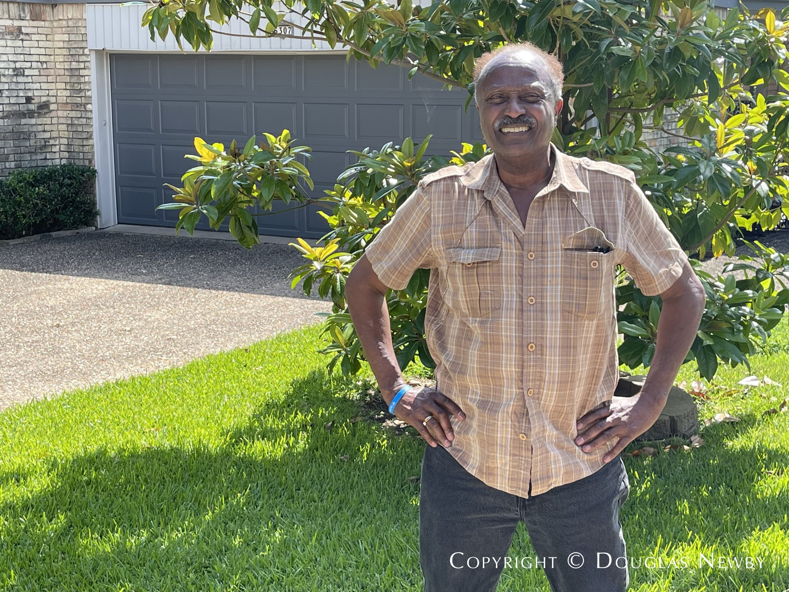 Darryl Baker in Dallas neighborhood opposes bluelining in low-income apartment development. 