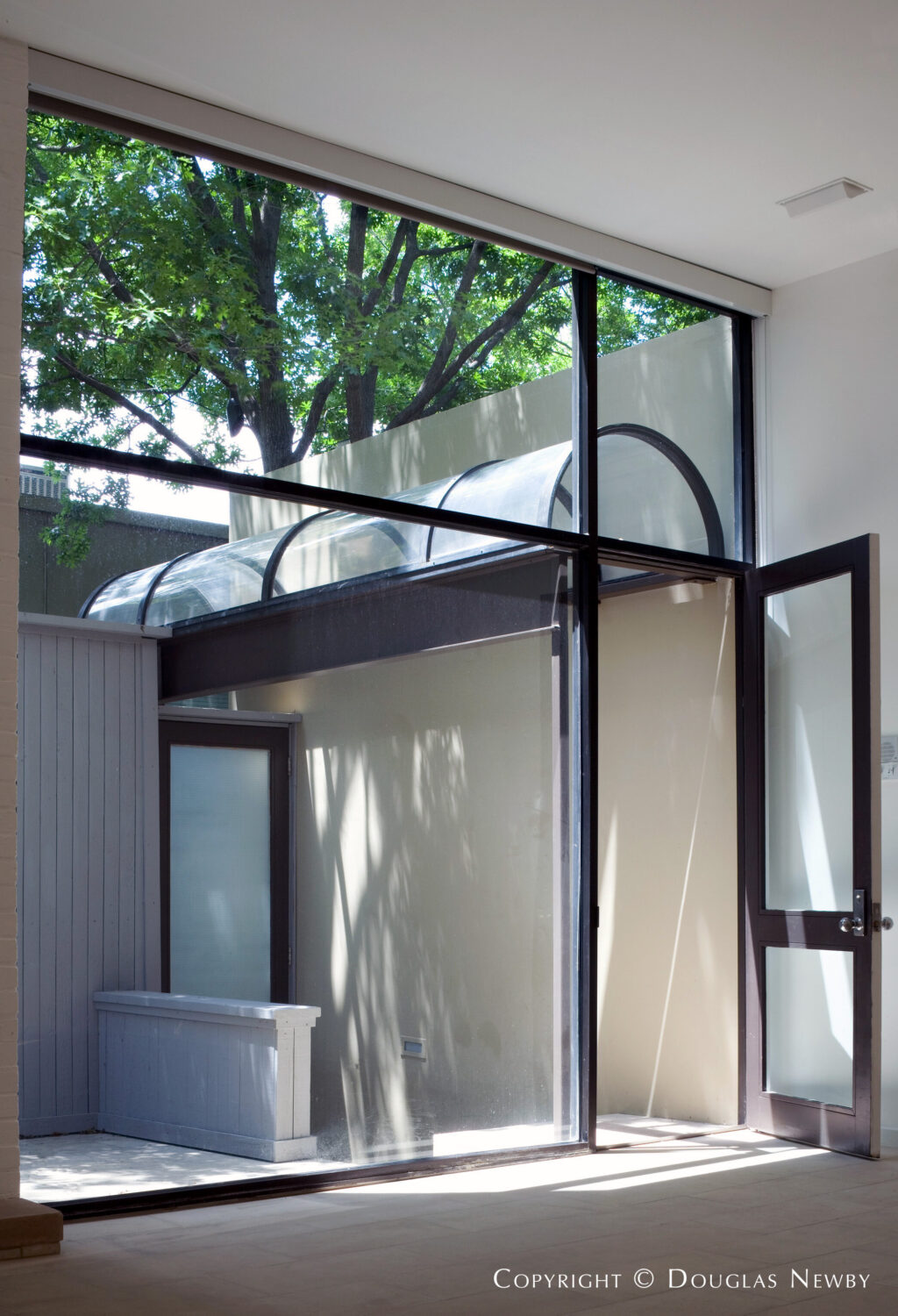 The townhouse and condominiums designed projects by Ogelsby Group in PD193 makes the Katy Trail area one of the favorite anchor neighborhoods in Dallas.