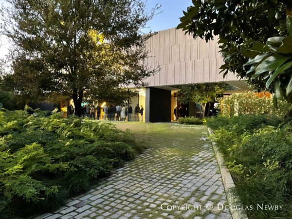 Architecturally significant modern home designed by AlterStudio in Highland Park.
