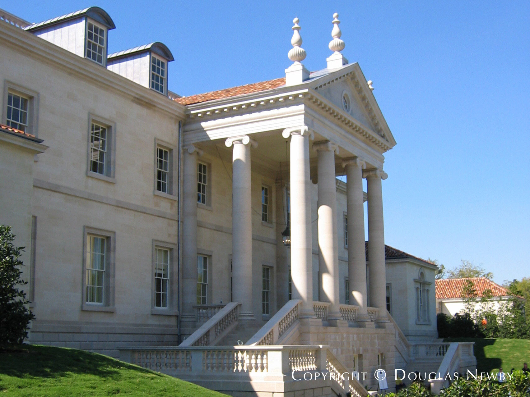 Dallas Contractors Discuss Building Traditional and Modern Homes – Stradivarius Violins and Symphony Triangles