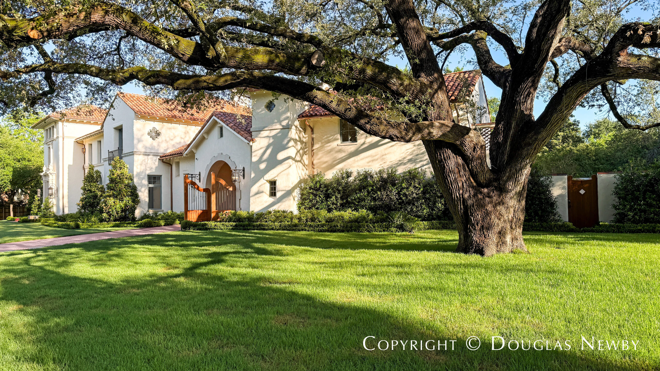 Why Do Spanish Revival Style Homes Evoke the Best of Highland Park?